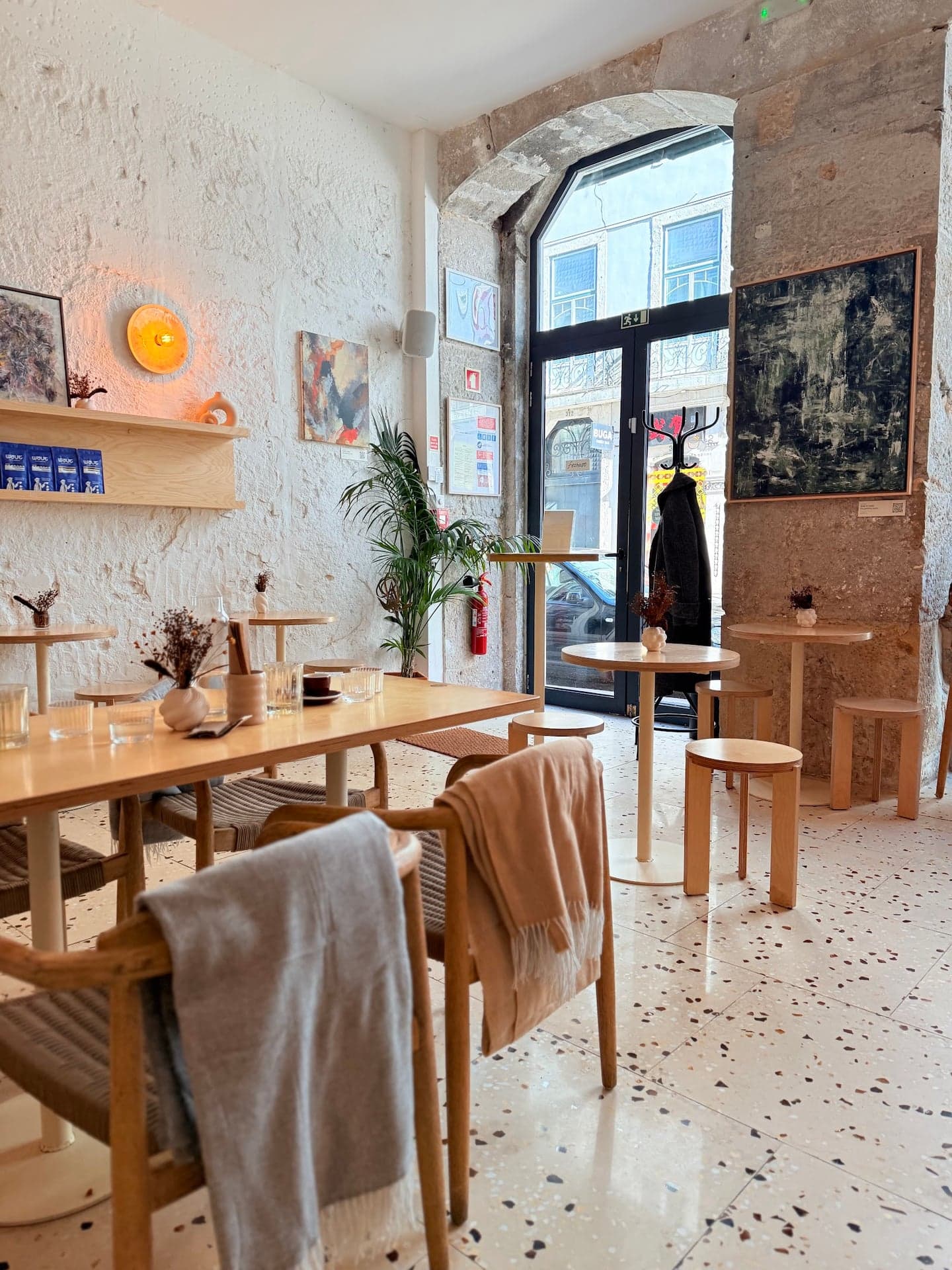 Sense of Coffee & Wine - specialty coffee interior
