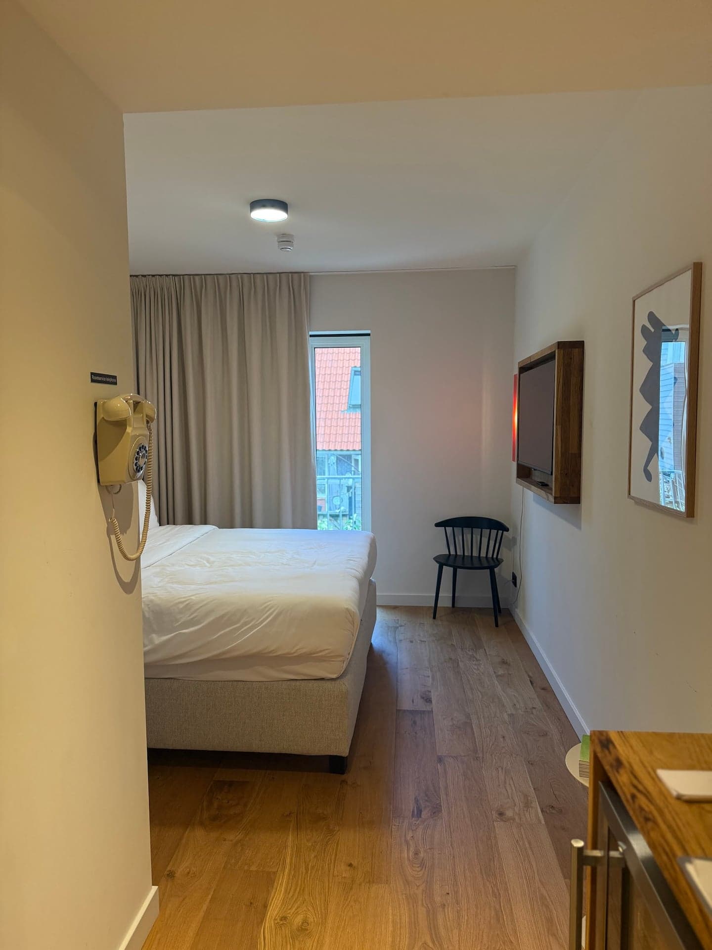 Photo of Man Met Bril Koffie Hotel