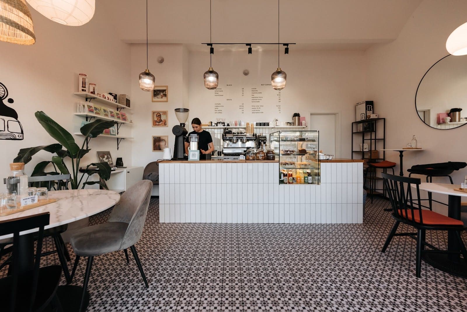EMIGRANT Specialty Coffee – Kalwaryjska interior