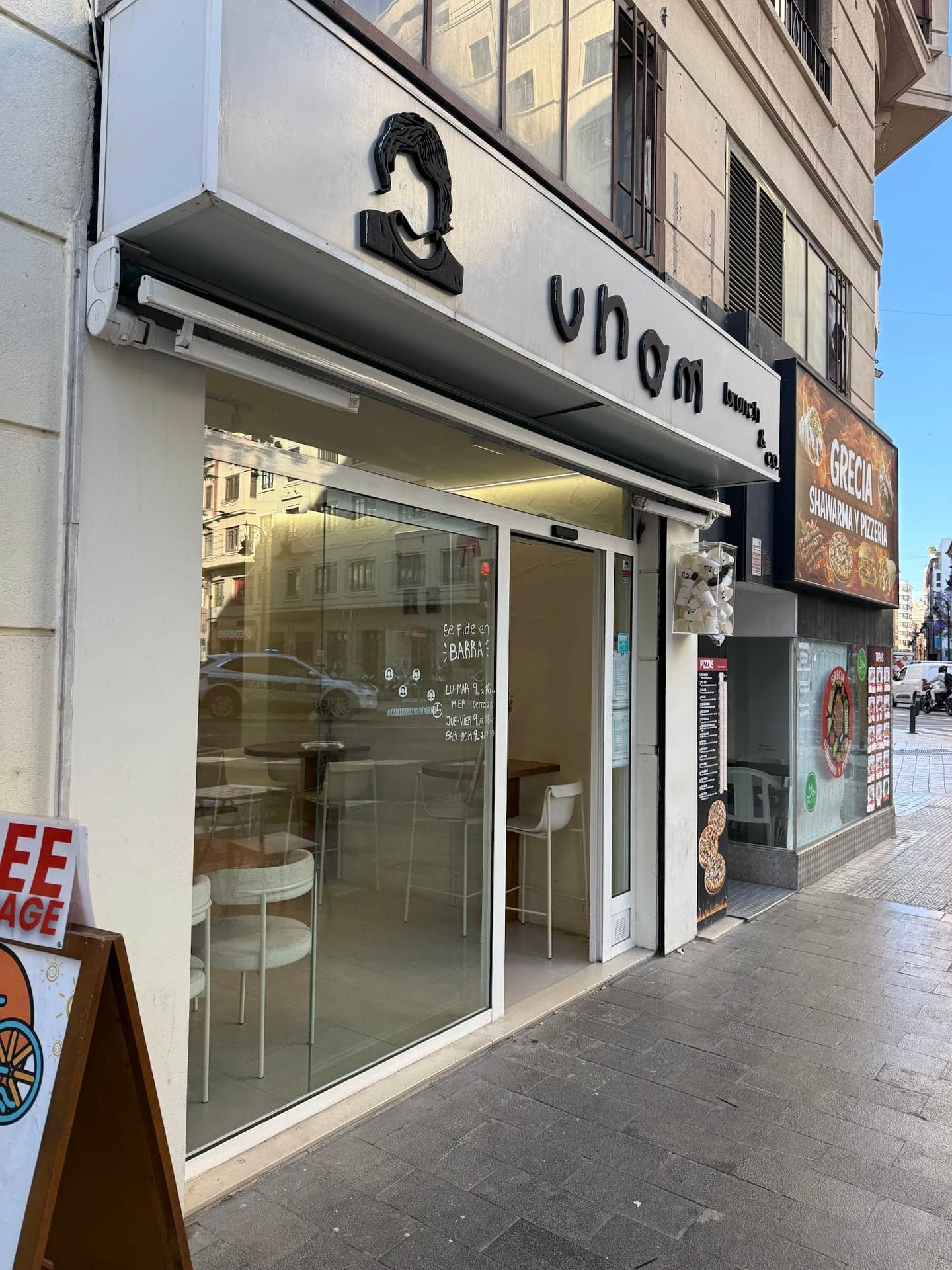 UNAM Specialty Coffee & Brunch Valencia interior