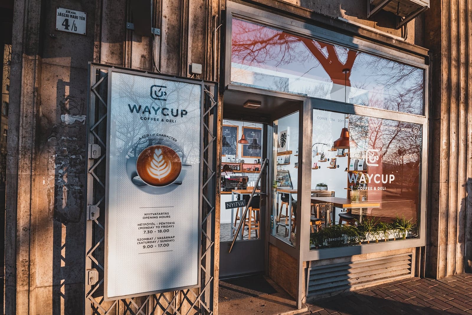Waycup kávézó / Specialty coffee shop interior