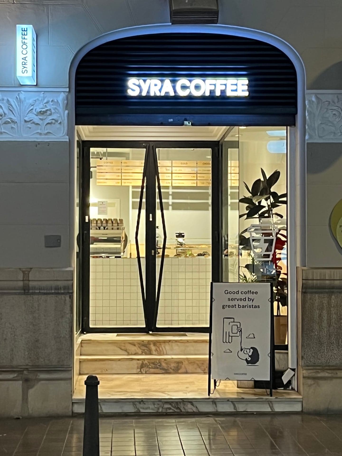 Syra Coffee - Roger de Lauria interior