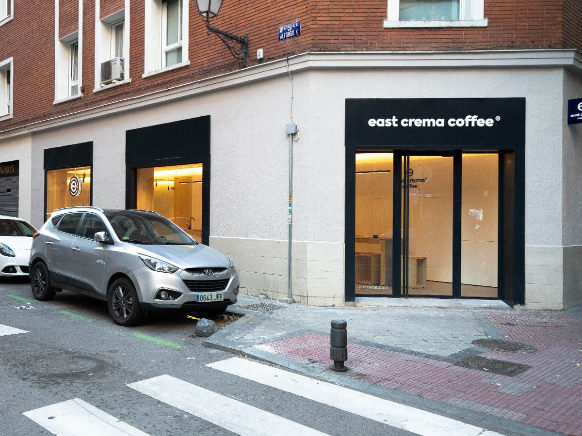 East Crema Coffee Alfonso X (Specialty Coffee Madrid) interior