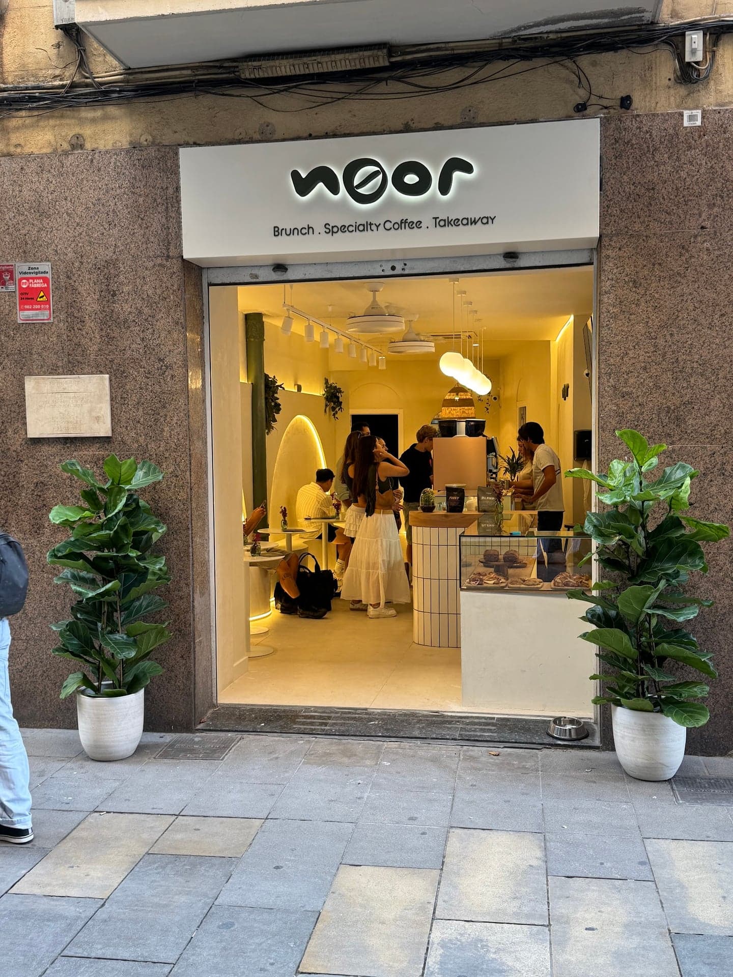 Noor Brunch | Specialty Coffee & Matcha interior