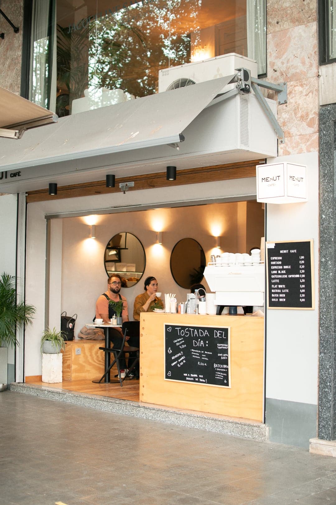 MENUT CAFÈ - Cafetería de Especialidad | Brunch | Desayunos interior