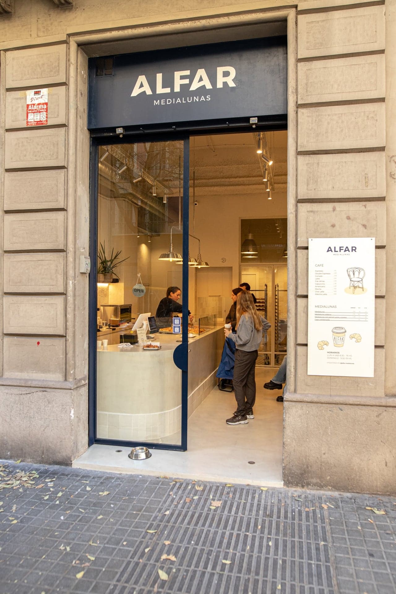 ALFAR - Medialunas y cafe | Verdaguer interior